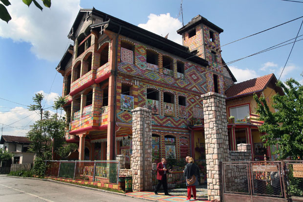 Дом као ускршње јаје